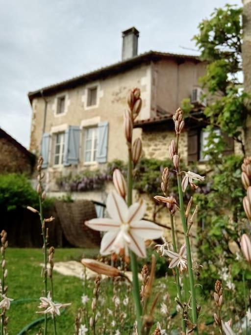 La Poste Saulgond Villa Bagian luar foto